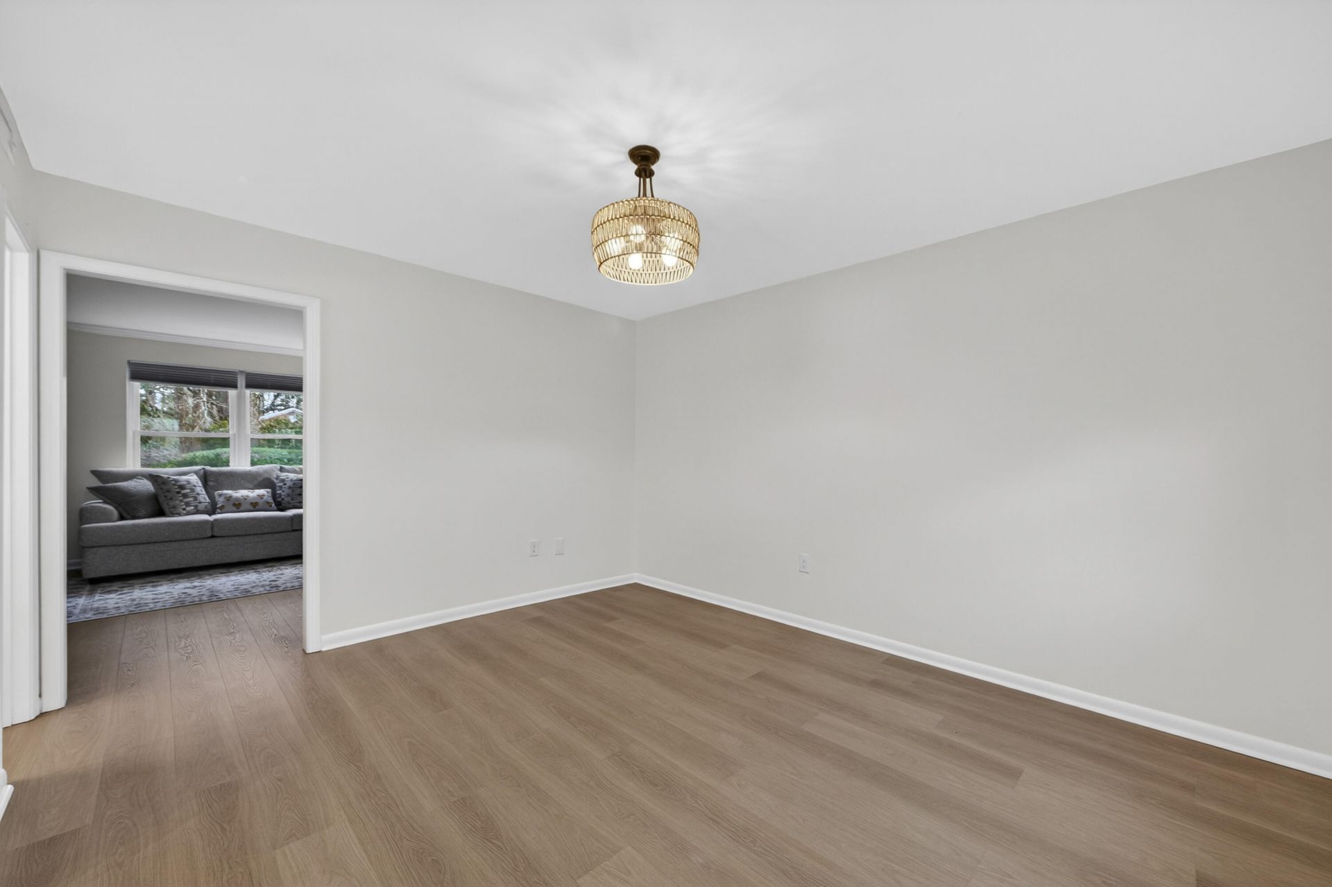 415 Parkdale Drive Photo 13