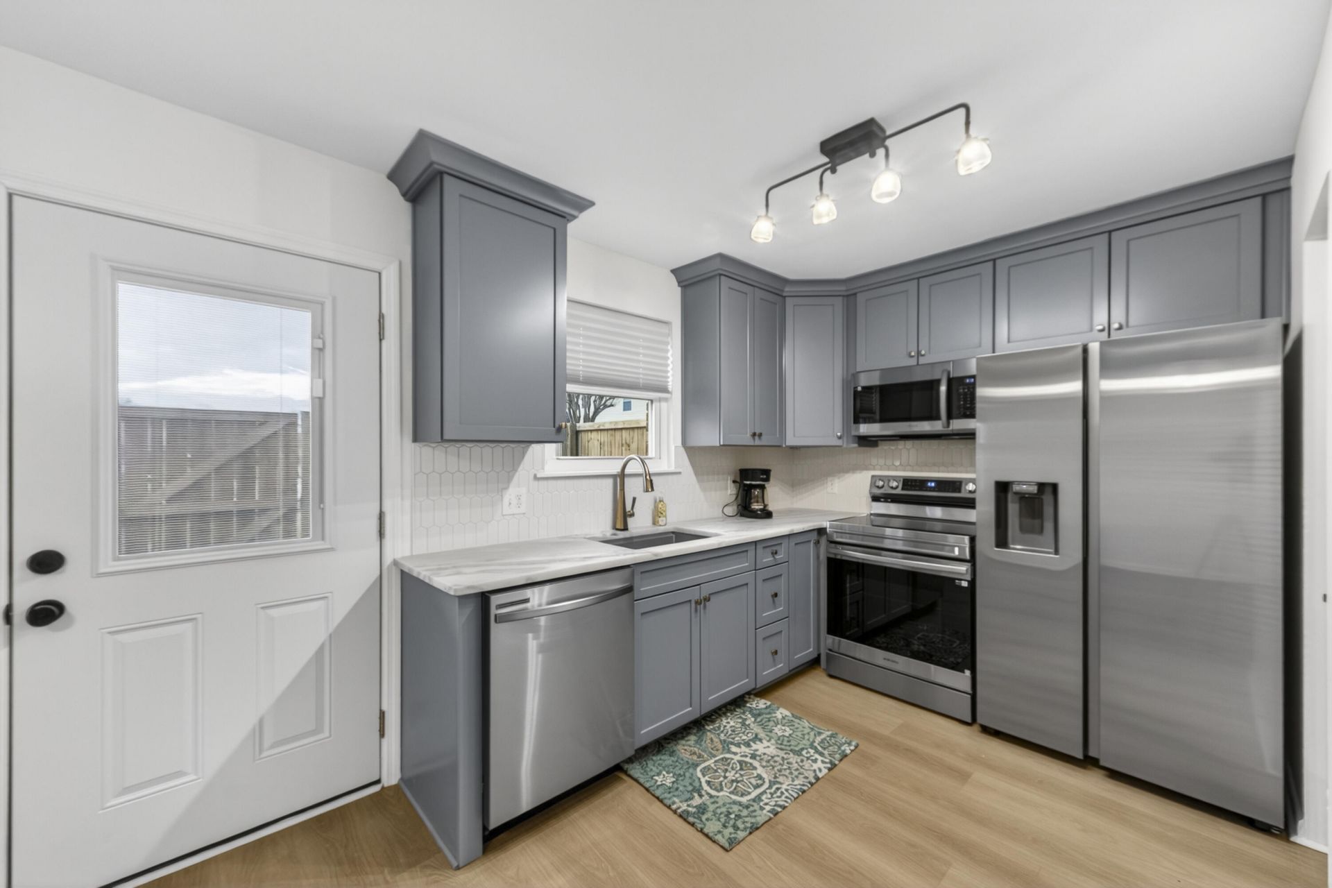 415 Parkdale Drive Photo 15