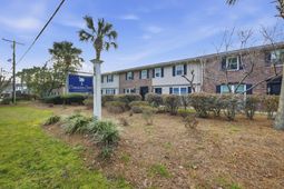 415 Parkdale Drive photo 4