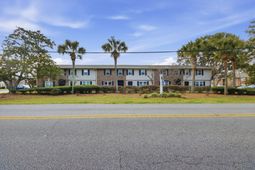 415 Parkdale Drive photo 4