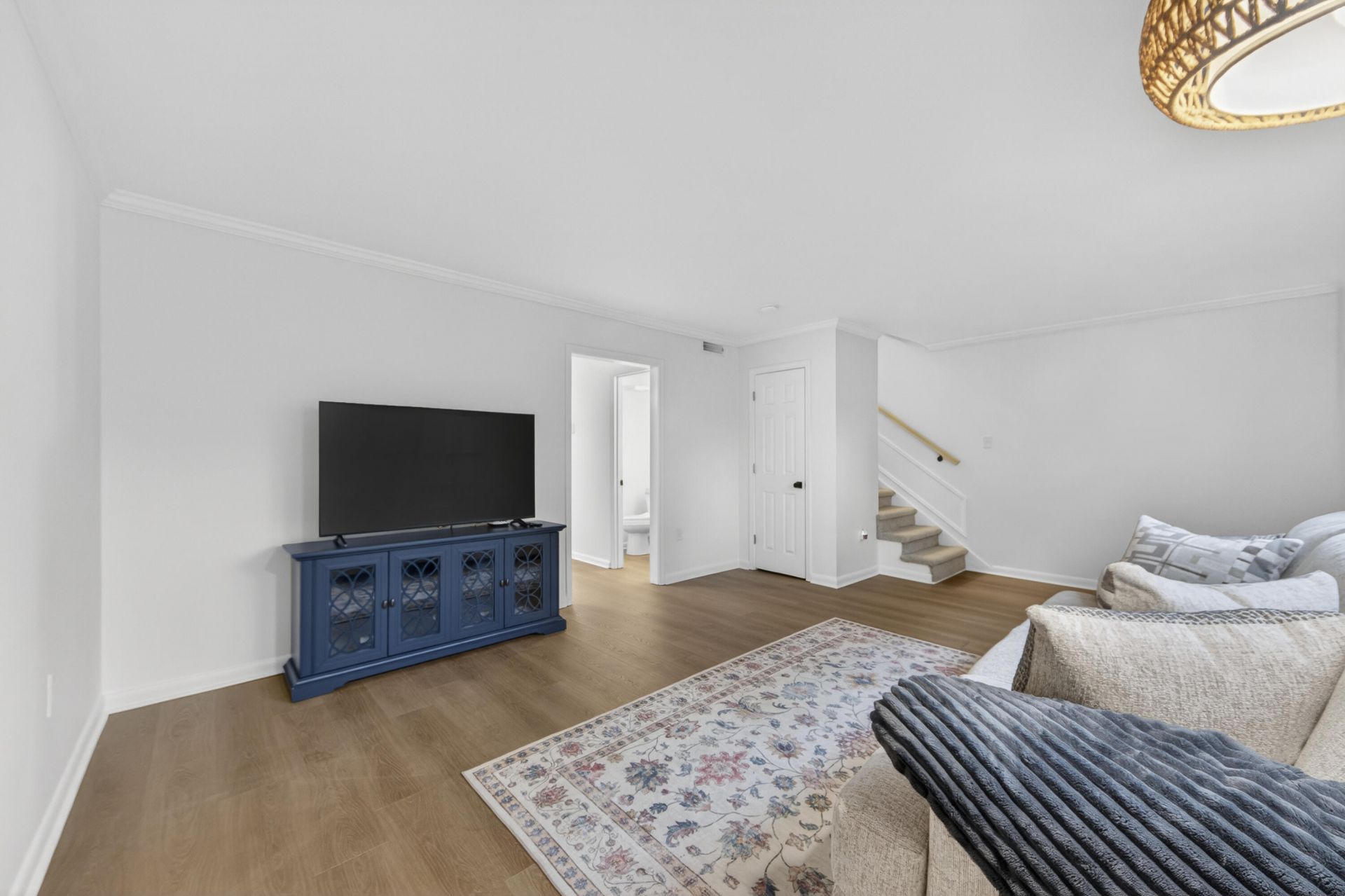 415 Parkdale Drive Photo 8