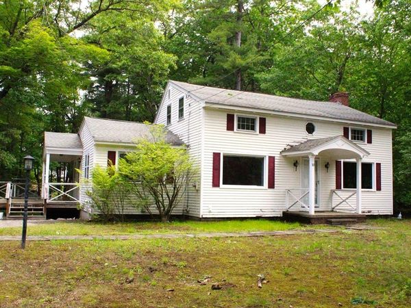 80 Pine Valley Dr, Dracut, MA 01826