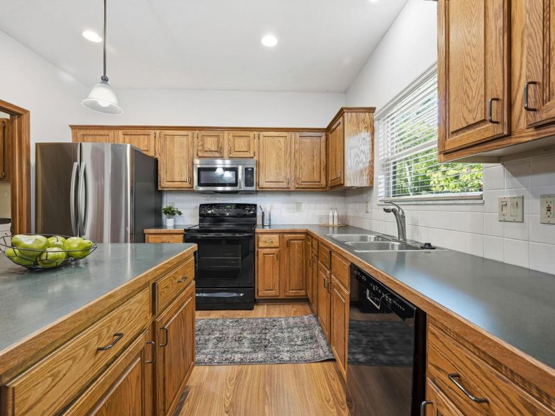 851 Claycross Court, Galloway, OH 43119 Photo 18
