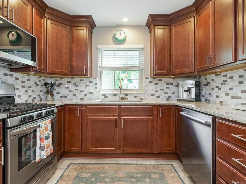 45 S Harding Road, Columbus, OH 43209 Photo 10