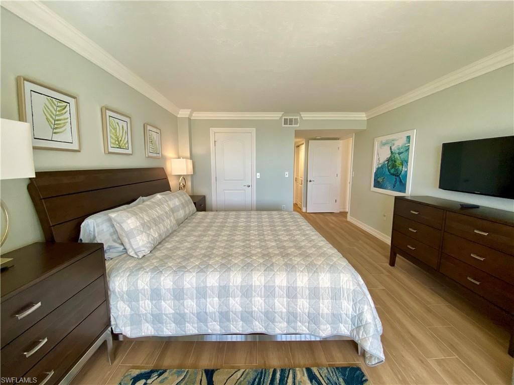 10851 Gulf Shore Dr , Unit 303, Naples, FL 34108 Photo