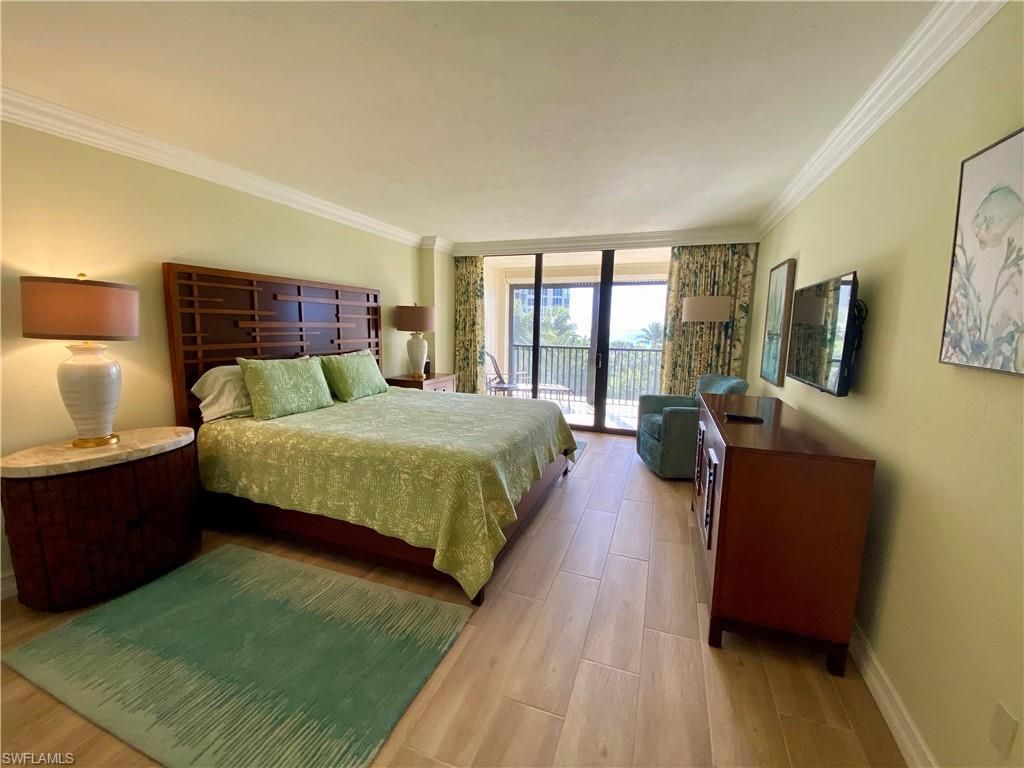 10851 Gulf Shore Dr , Unit 303, Naples, FL 34108 Photo