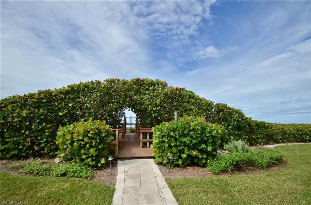 10851 Gulf Shore Dr , Unit 303, Naples, FL 34108 Photo