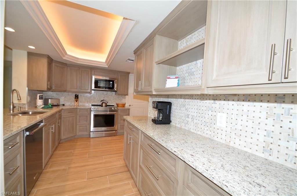 10851 Gulf Shore Dr , Unit 303, Naples, FL 34108 Photo
