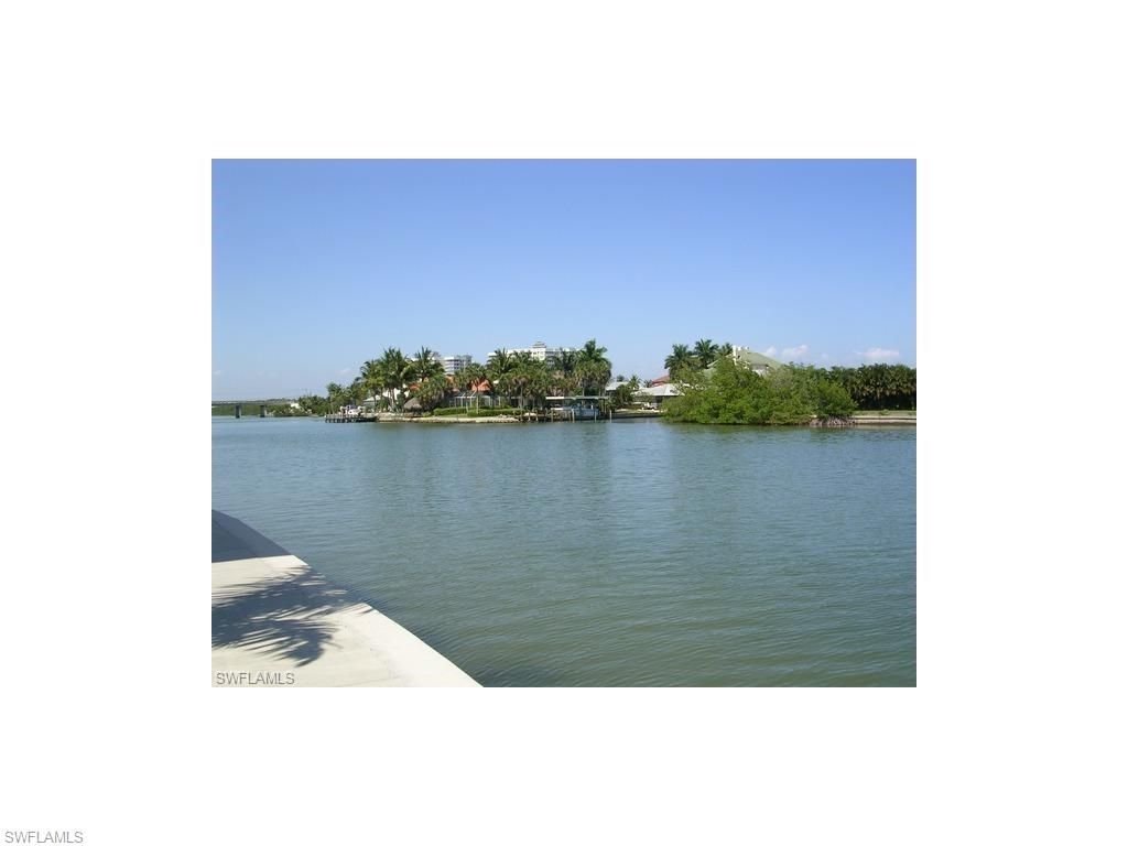 10682 Gulfshore Dr , Unit 304 C, Naples, FL 34108 Photo
