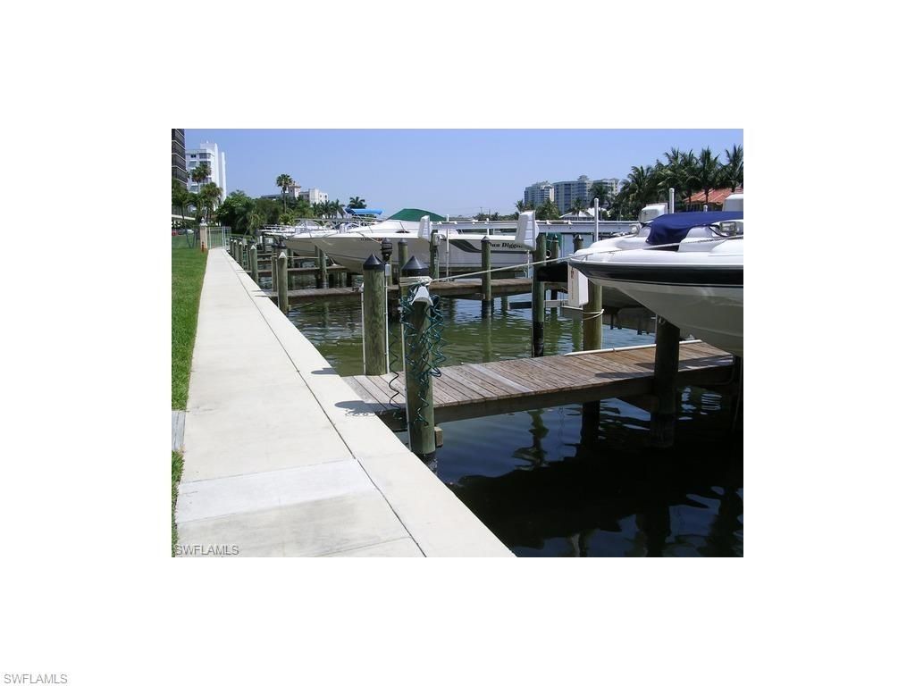 10682 Gulfshore Dr , Unit 304 C, Naples, FL 34108 Photo