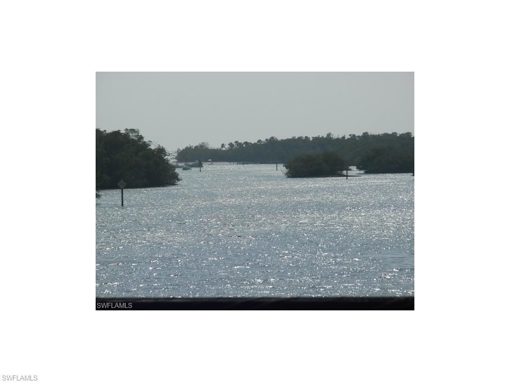 10682 Gulfshore Dr , Unit 304 C, Naples, FL 34108 Photo