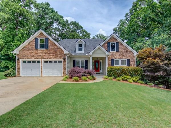 3160 Lakecrest Drive, Dacula, GA 30019