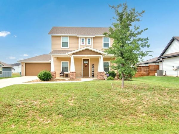 1371 Orange Blossom Court, Gainesville, TX 76240