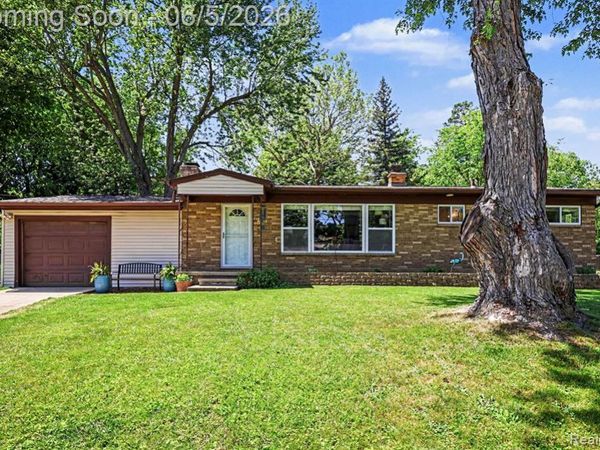 5603 Hallendale Road , Meridian Twp, MI 48840