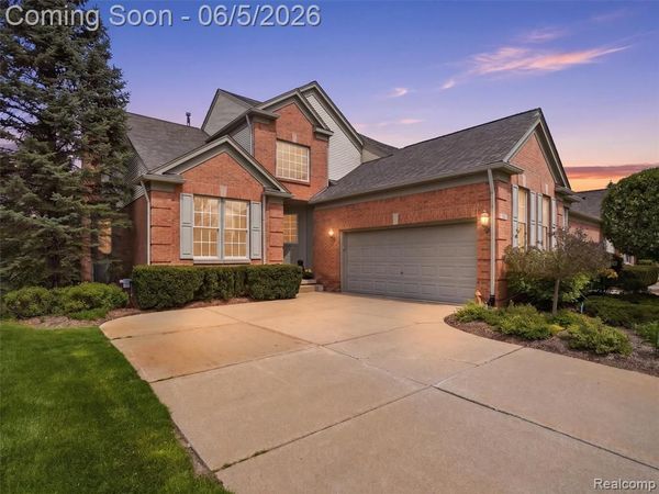 5211 Belmonte Drive, Oakland Twp, MI 48306