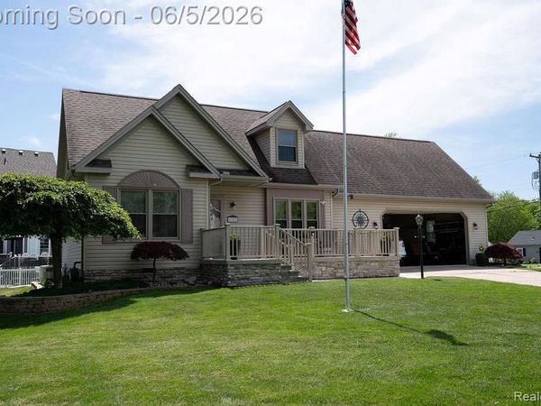 6321 Avenue B, La Salle Twp, MI 48145