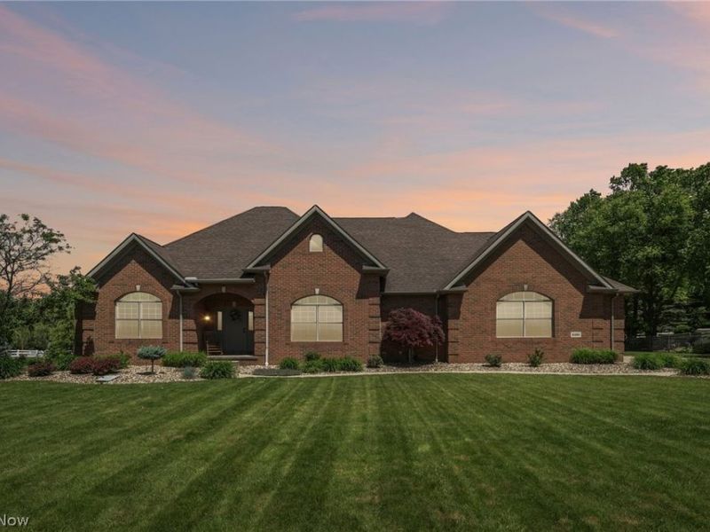 6395 Great Court Circle NW, Massillon, OH 44646 Photo 2