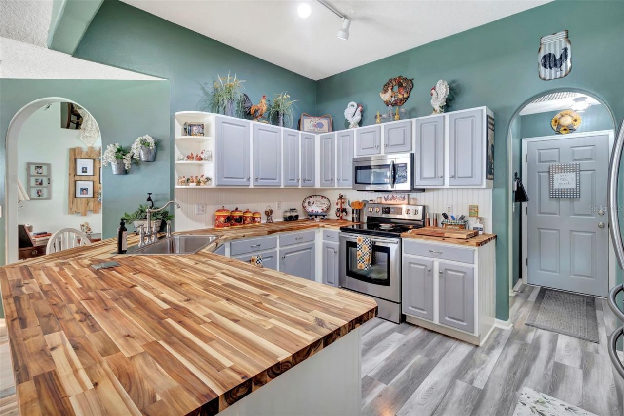 226 Pleasant Hill Drive, Clermont, FL 34711 Photo