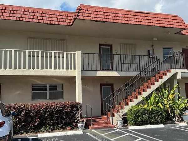 21 Abbey Lane, Unit 107, Delray Beach, FL 33446