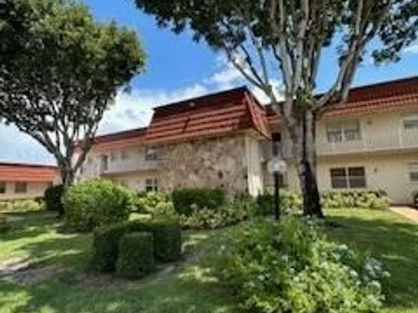 12007 Poinciana Boulevard, Unit 205, Royal Palm Beach, FL 33411