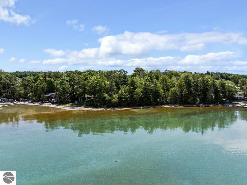 737 Stony Point Road S, Suttons Bay, MI 49682 Main Photo