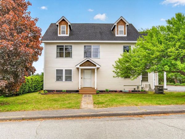 33 Acorn Street, Hartford, VT 05001