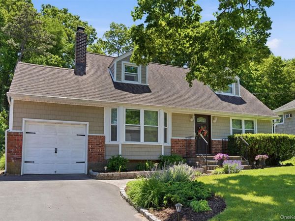 78 Cornell Drive , Smithtown, NY 11787