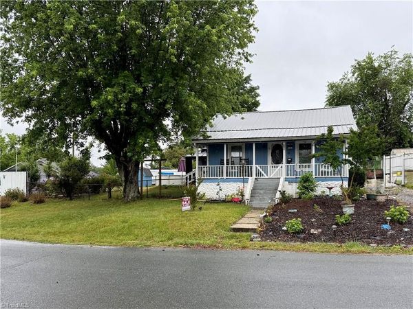 719 Maiden Lane , Mount Airy, NC 27030