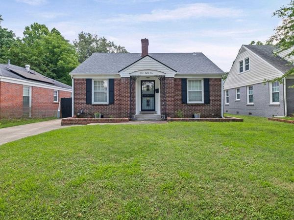 385 HOLMES CIR, Memphis, TN 38111