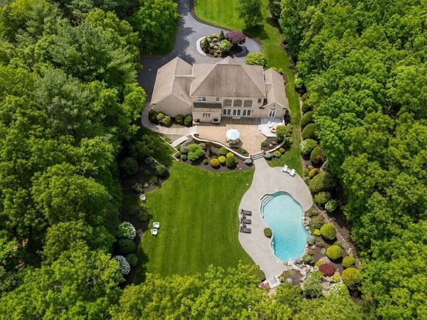 9 Fiorenza Dr, Wilmington, MA 01887
