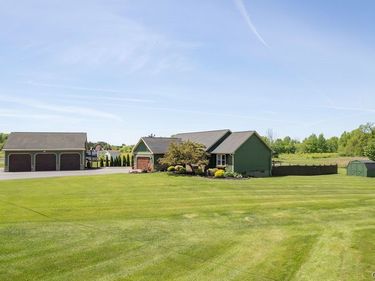 399 Center Road , Pennellville, NY 13132