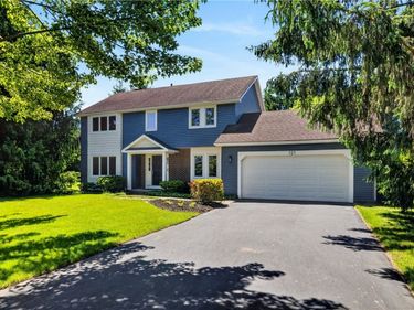 121 Caversham Woods , Pittsford, NY 14534