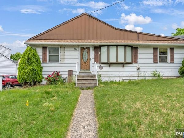 301 S Boulevard, SADDLE BROOK, NJ 07663
