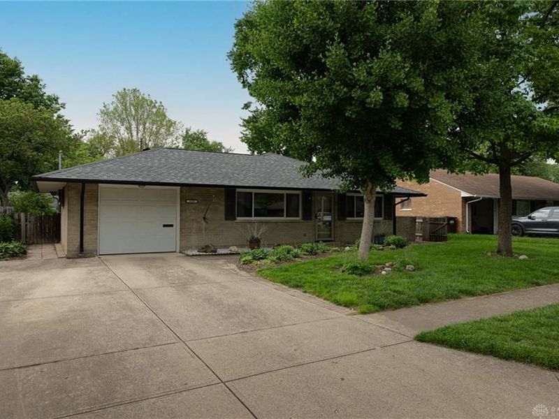 3689 Elmira Drive, Kettering, OH 45439 Photo 2