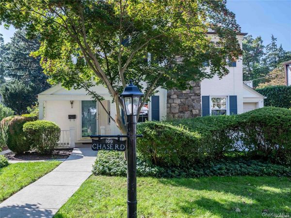 109 Chase Road , Manhasset, NY 11030