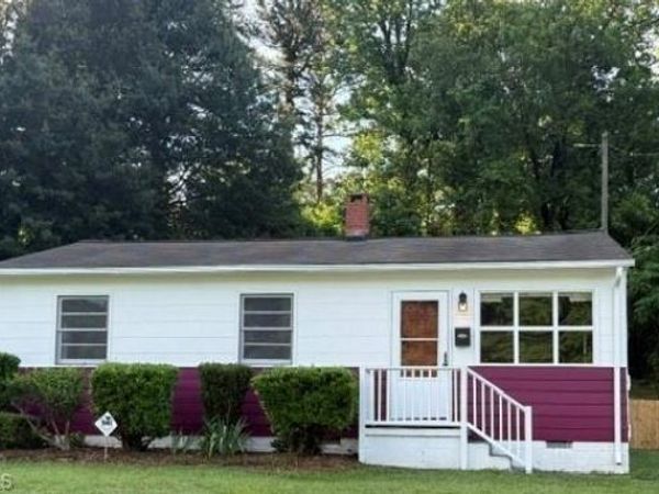 1012 Meadowbrook Boulevard , High Point, NC 27260