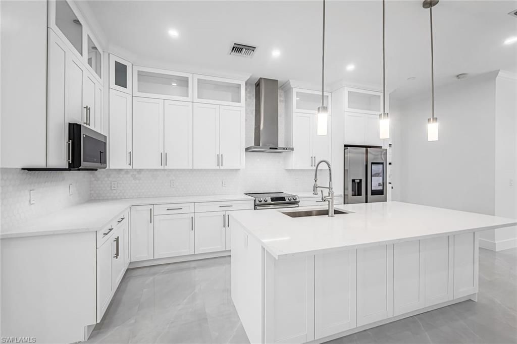 2840 Golden Gate Blvd W, Naples, FL 34120 Photo