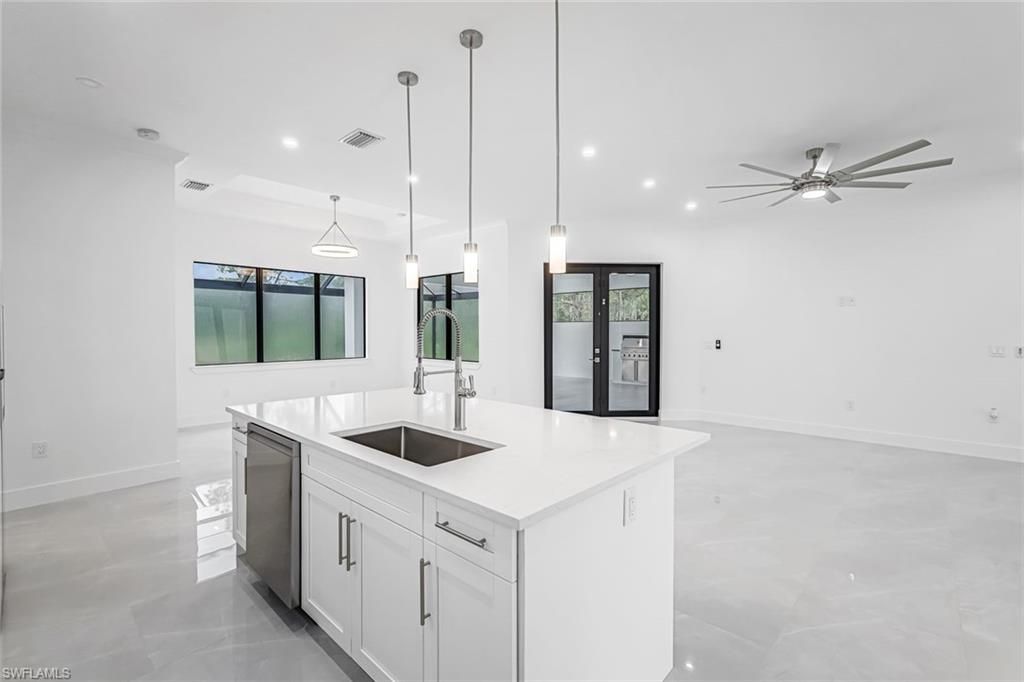 2840 Golden Gate Blvd W, Naples, FL 34120 Photo