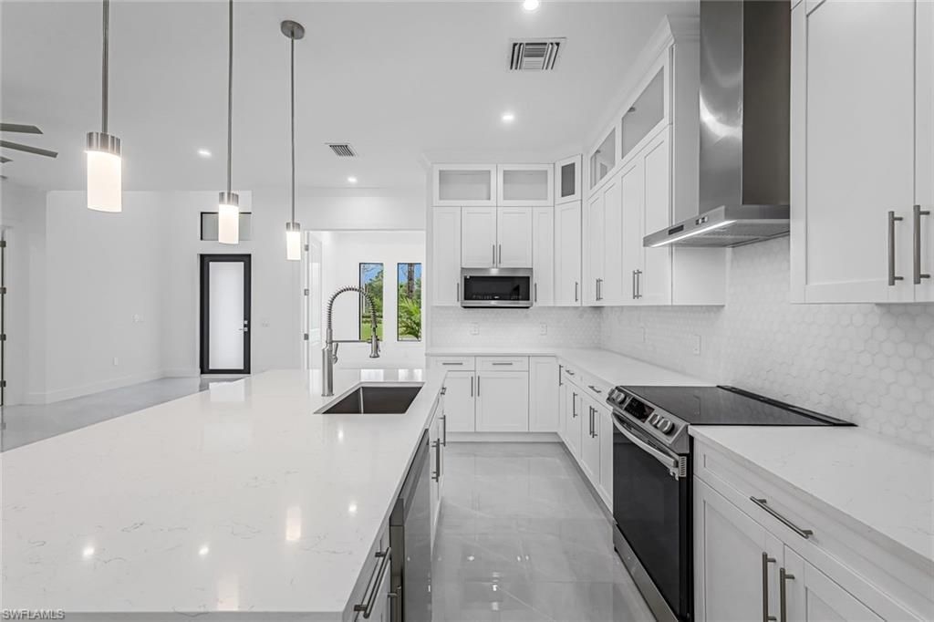 2840 Golden Gate Blvd W, Naples, FL 34120 Photo