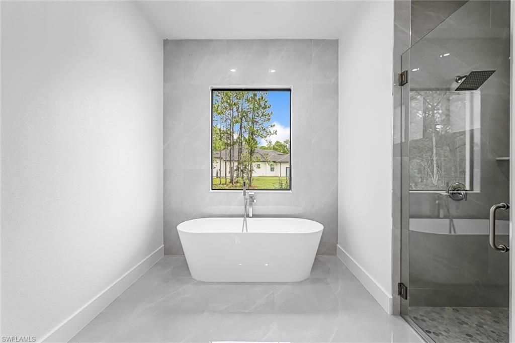 2840 Golden Gate Blvd W, Naples, FL 34120 Photo