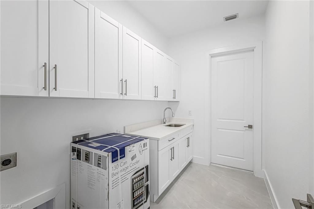 2840 Golden Gate Blvd W, Naples, FL 34120 Photo