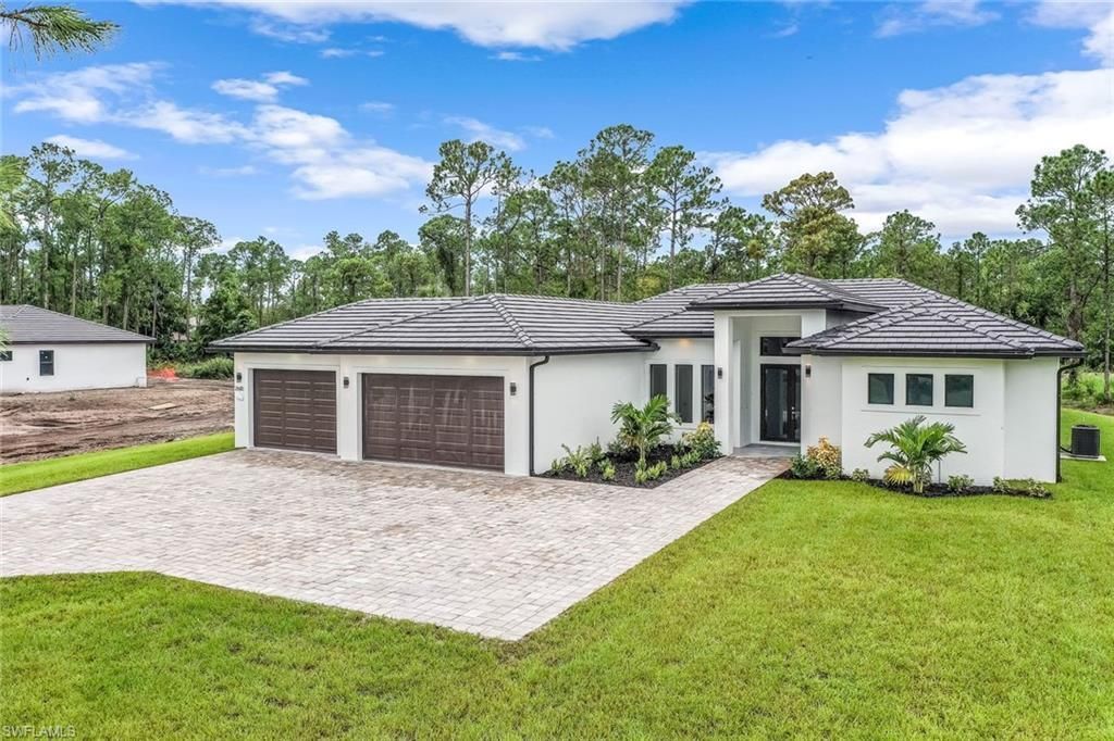2840 Golden Gate Blvd W, Naples, FL 34120 Photo