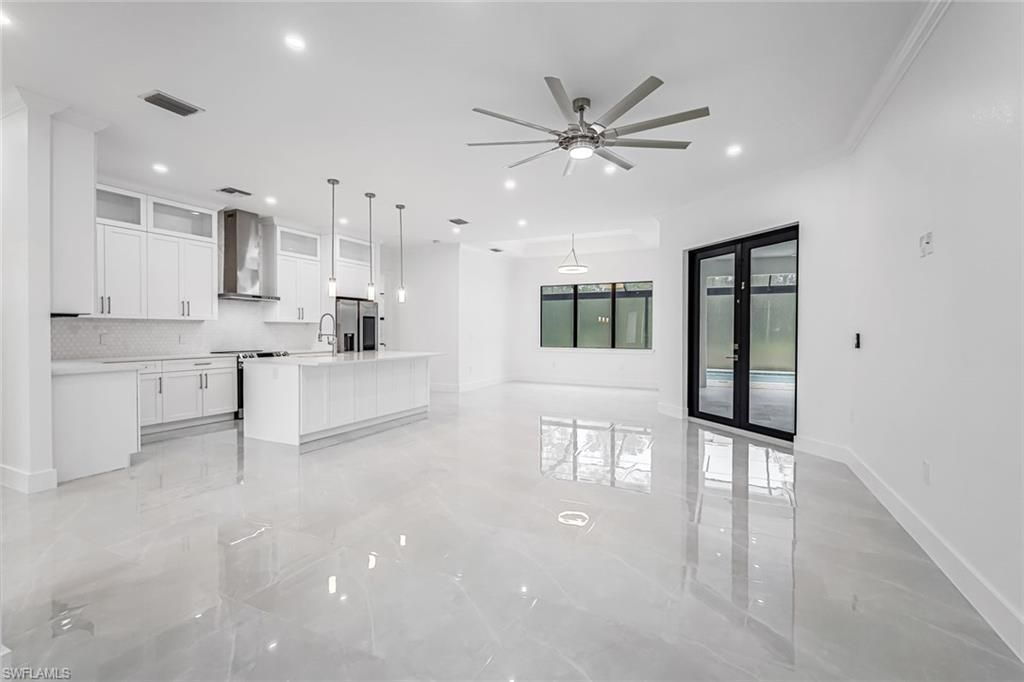 2840 Golden Gate Blvd W, Naples, FL 34120 Photo