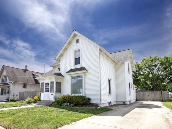 315 E 1st Street , East Dundee, IL 60118