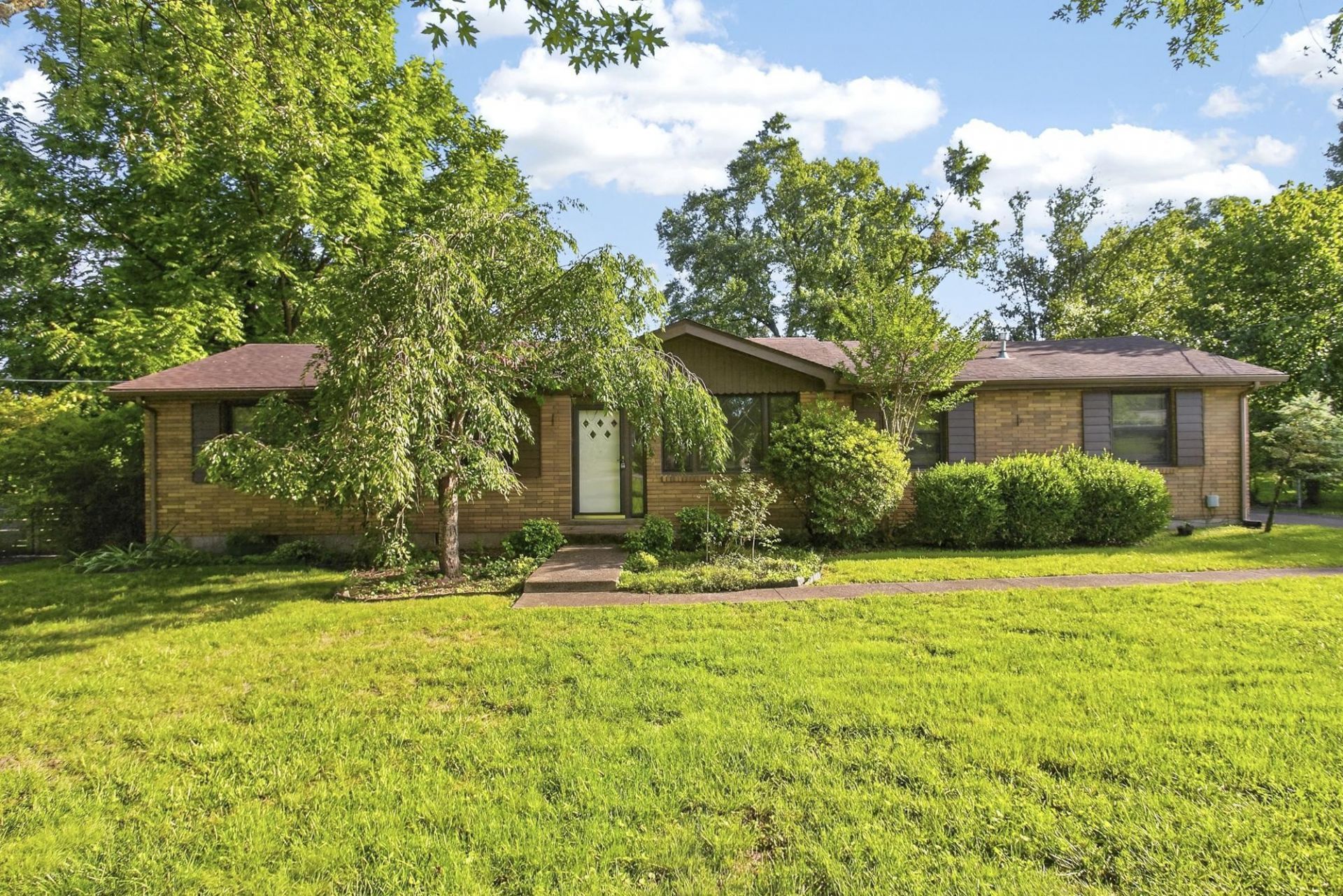 106 Vulco Dr, Hendersonville, TN 37075 Main Photo
