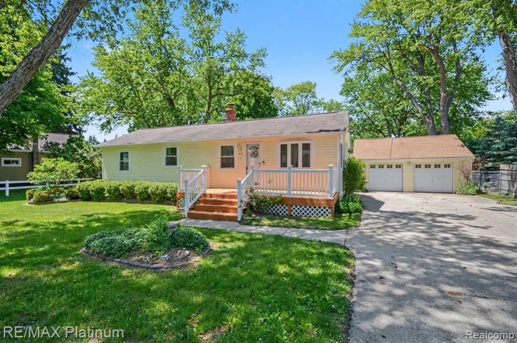 968 Beckley Avenue, Oxford Township, MI 48371 Main Photo