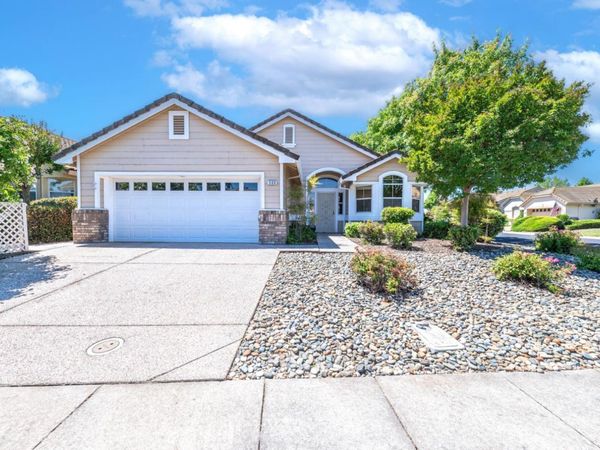 300 Whiterose Ct, Roseville, CA 95747