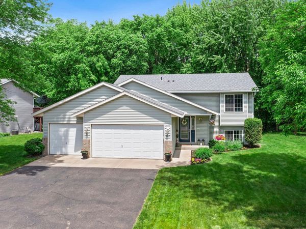 735 Marigold Drive, Cambridge, MN 55008
