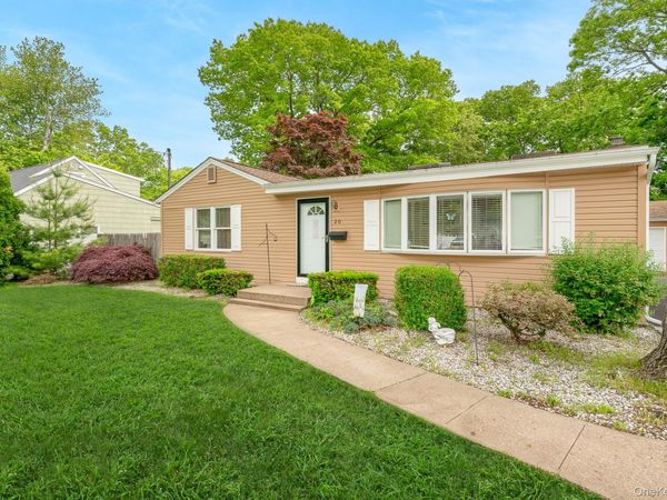 20 Amherst Street , Islip, NY 11751