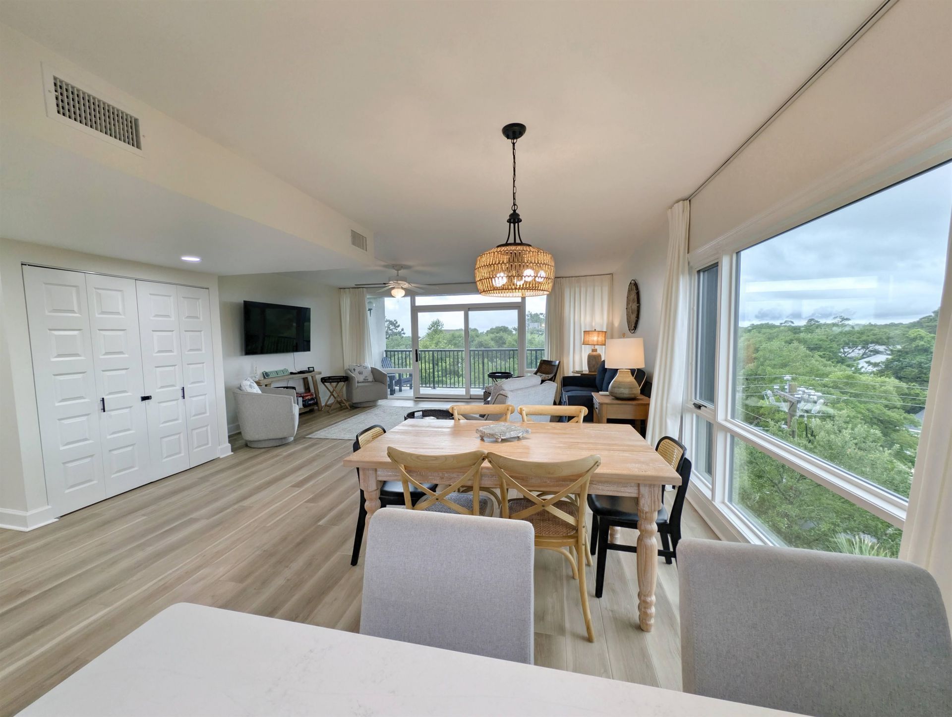 423 Parker Dr.  Photo 12